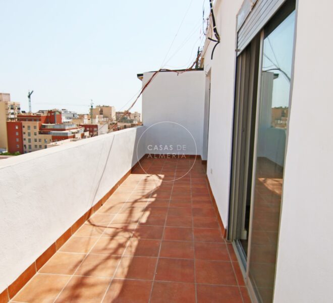 atico de 2 habitaciones con teraza grande